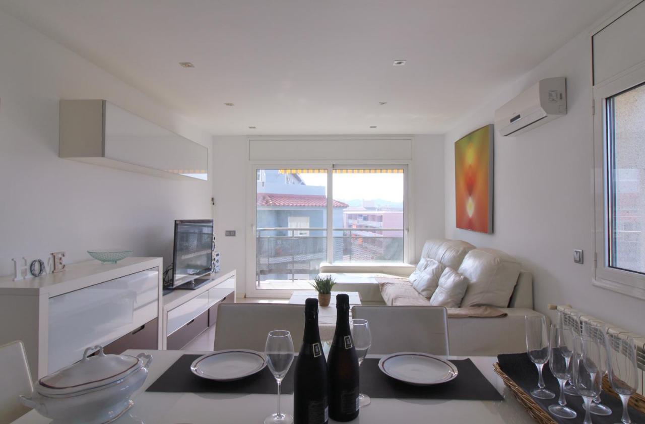 Apartamento esquinero en Palamós Exterior foto